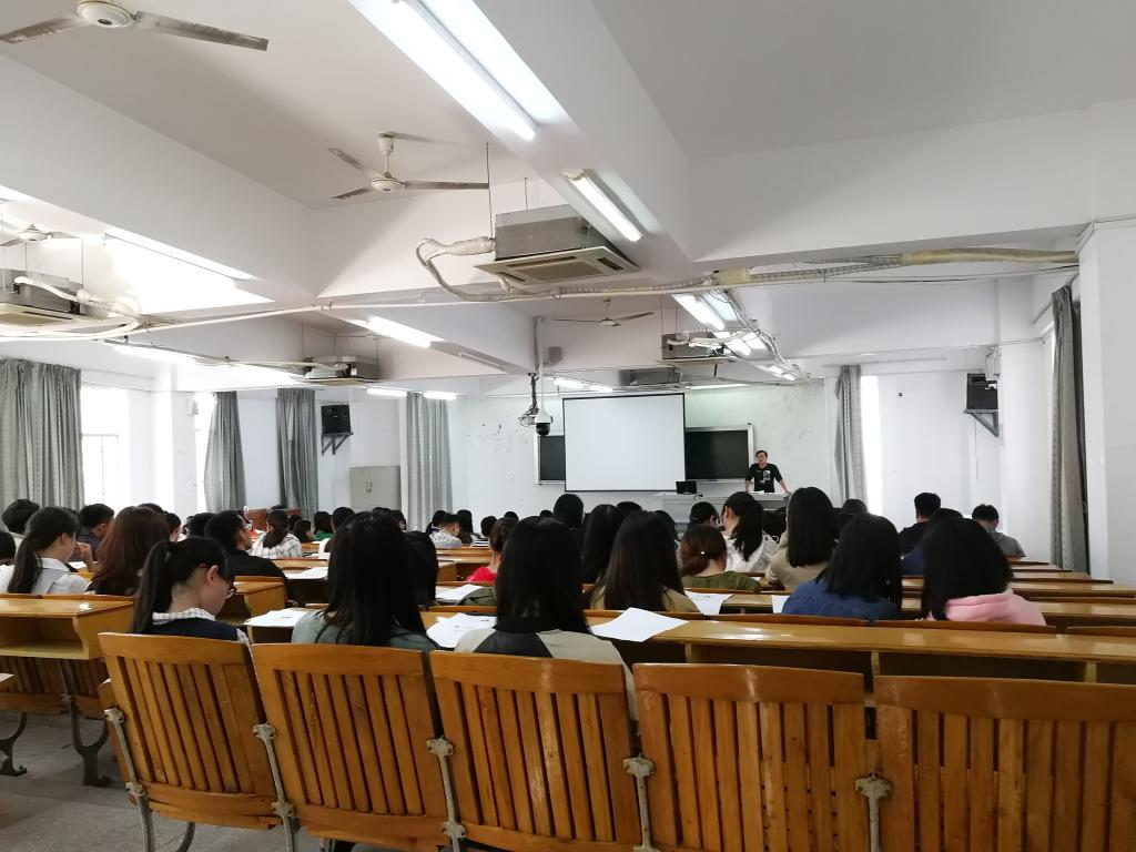 邹锋老师进行实训总动员