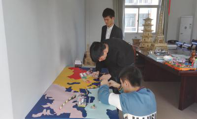 创新创意大赛 学生制作作品现场