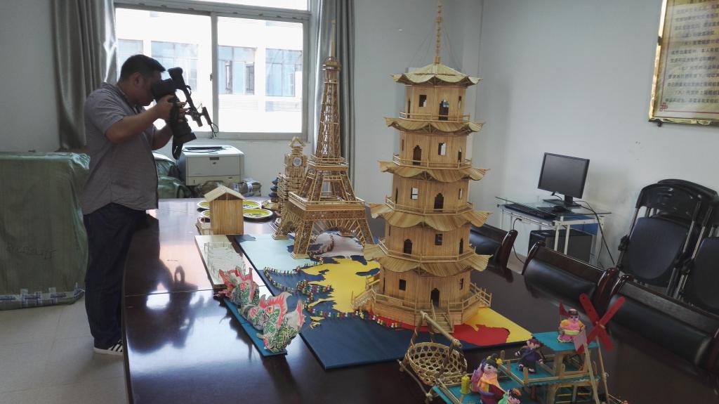 黄梦迪制作的手工艺品